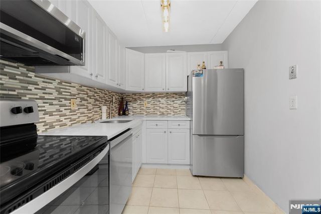 250 Gorge 21E, Cliffside Park, NJ 07010