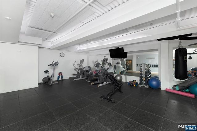 250 Gorge 21E, Cliffside Park, NJ 07010
