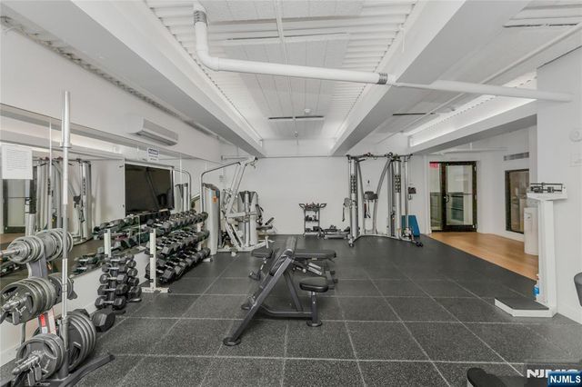 250 Gorge 21E, Cliffside Park, NJ 07010