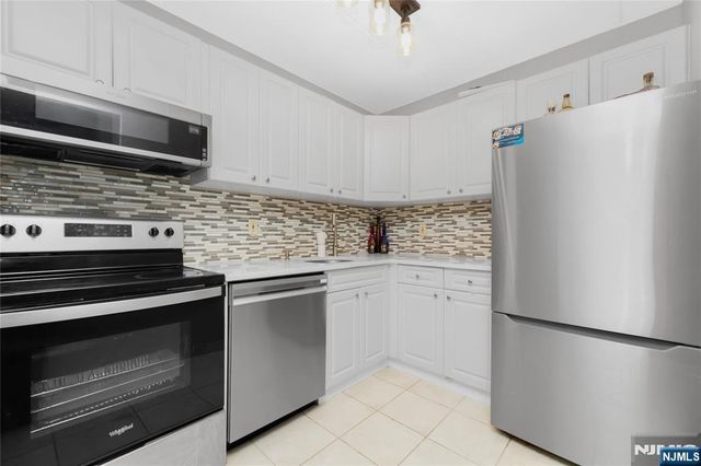 250 Gorge 21E, Cliffside Park, NJ 07010