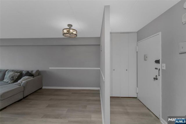 250 Gorge 21E, Cliffside Park, NJ 07010