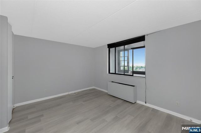 250 Gorge 21E, Cliffside Park, NJ 07010