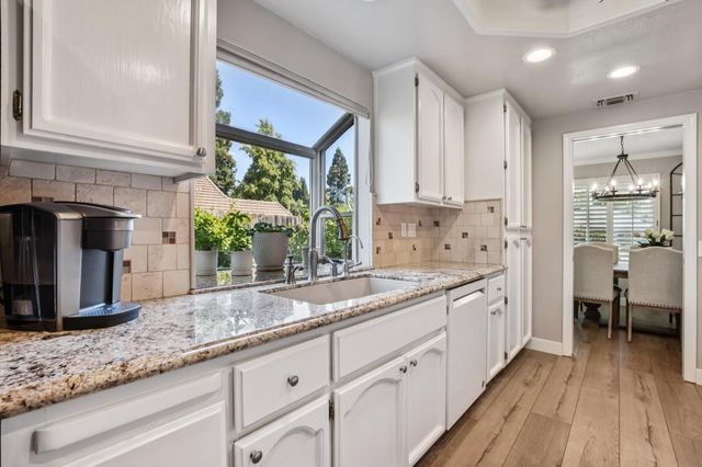 1304 Ridgecrest Way, Roseville, CA 95661
