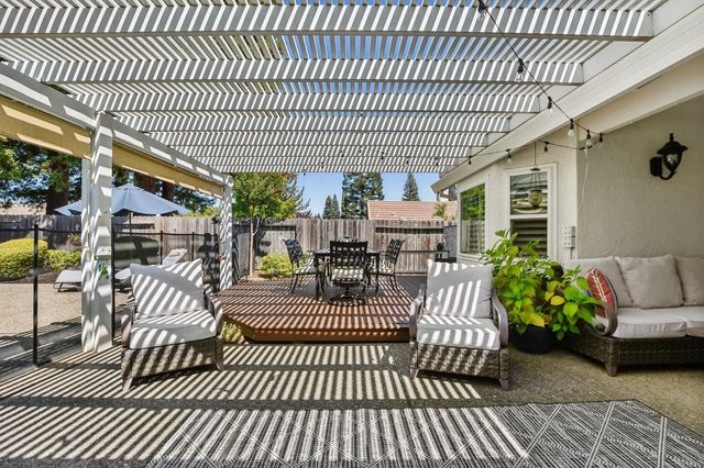 1304 Ridgecrest Way, Roseville, CA 95661