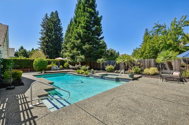 1304 Ridgecrest Way, Roseville, CA 95661