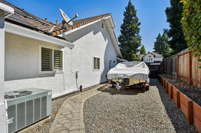 1304 Ridgecrest Way, Roseville, CA 95661