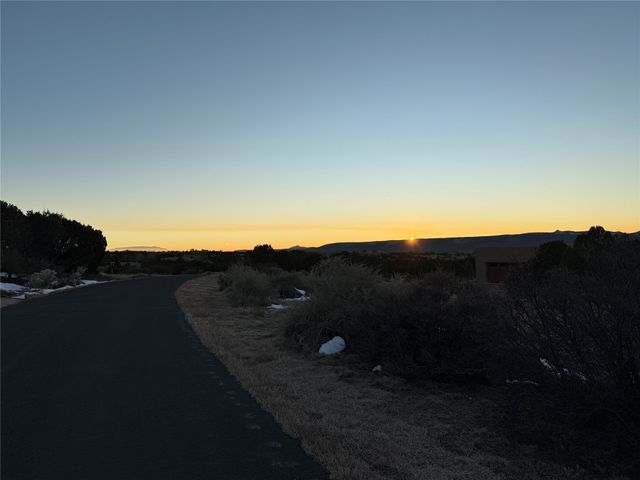 5 Canyon Vista Court, Santa Fe, NM 87506