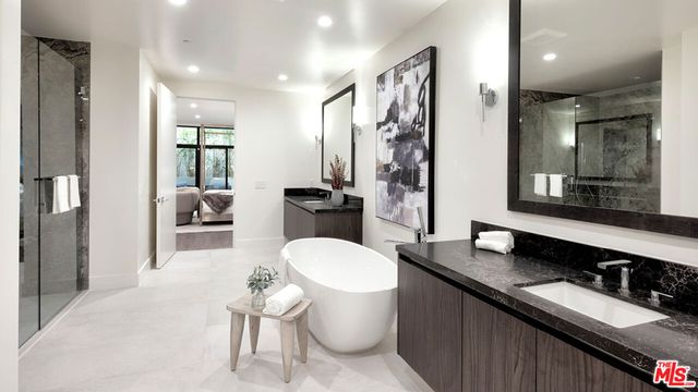 425 N Palm Drive 102, Beverly Hills, CA 90210