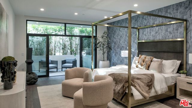 425 N Palm Drive 102, Beverly Hills, CA 90210