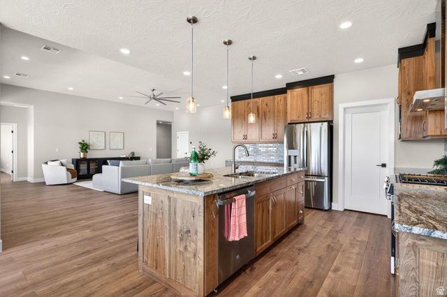 915 S 170 E, Ivins, UT 84738