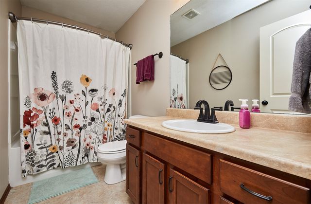 635 SE Ashton Court, Waukee, IA 50263