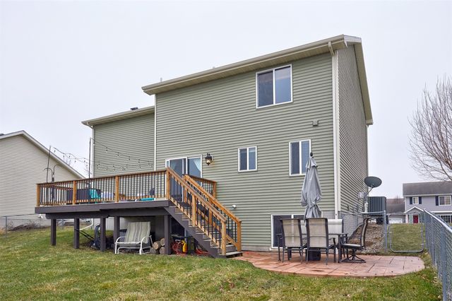 635 SE Ashton Court, Waukee, IA 50263