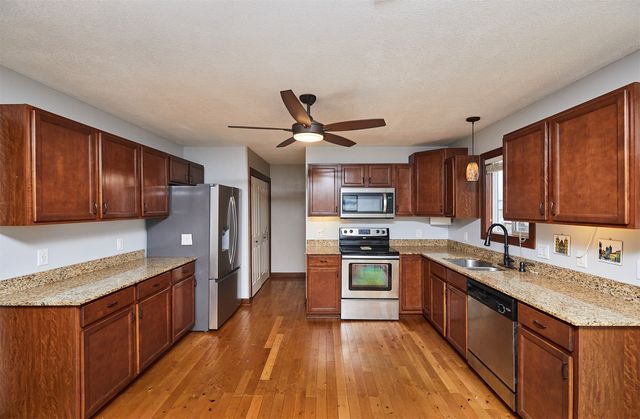 635 SE Ashton Court, Waukee, IA 50263