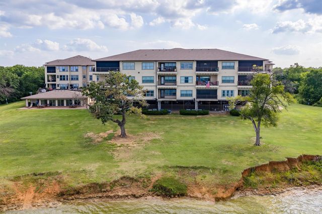500 Waters Edge Drive 313, Lake Dallas, TX 75065