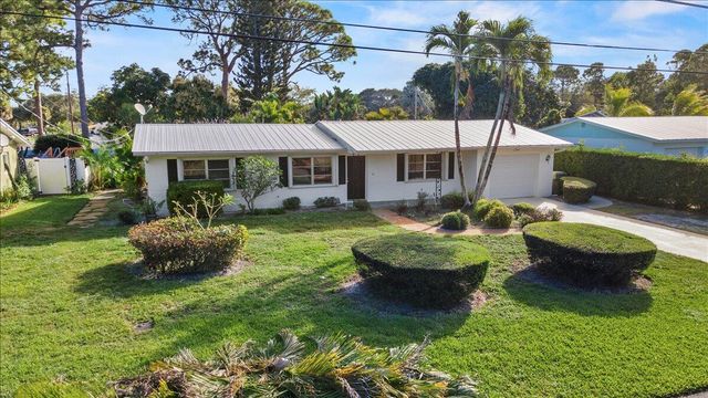 1341 SE Starfish Lane, Stuart, FL 34996