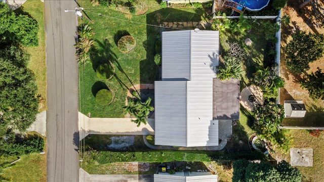 1341 SE Starfish Lane, Stuart, FL 34996