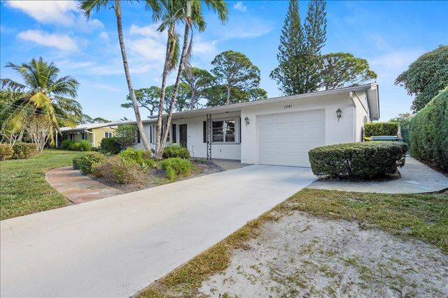 1341 SE Starfish Lane, Stuart, FL 34996