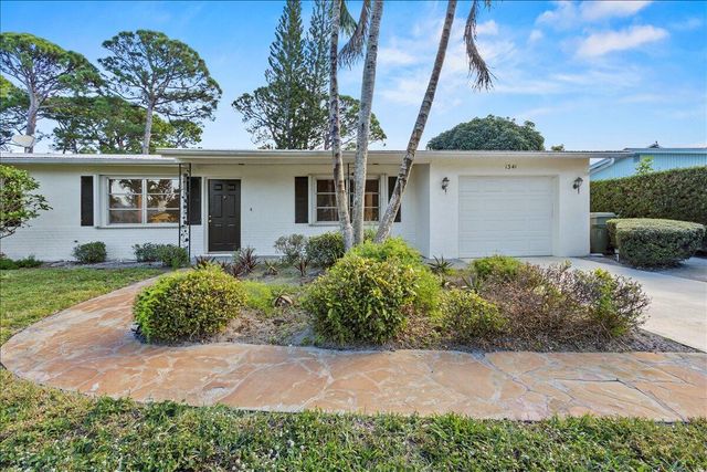 1341 SE Starfish Lane, Stuart, FL 34996