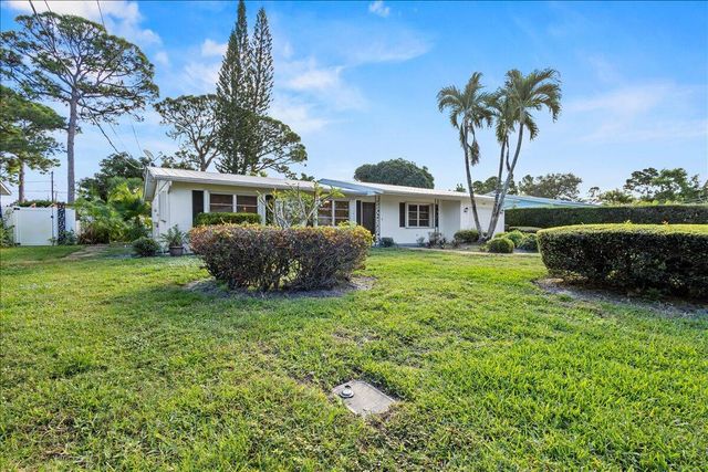 1341 SE Starfish Lane, Stuart, FL 34996