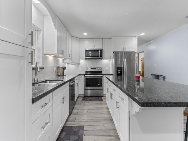 3921 Wickersham Street, Bay City, TX 77414