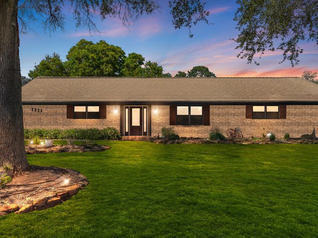 3921 Wickersham Street, Bay City, TX 77414