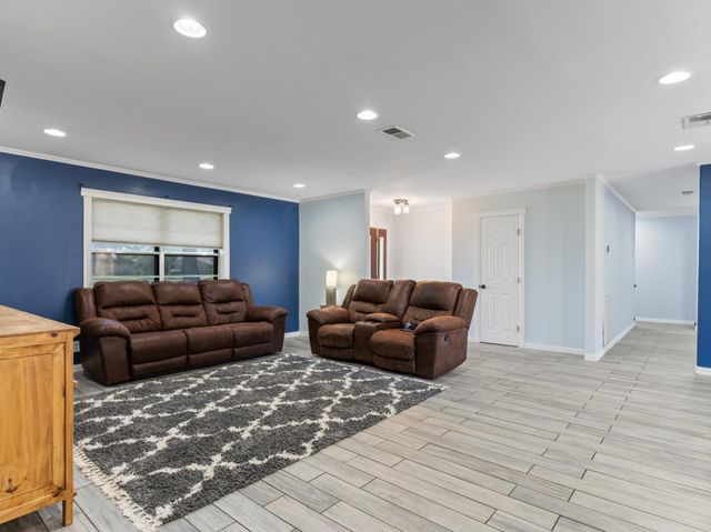 3921 Wickersham Street, Bay City, TX 77414