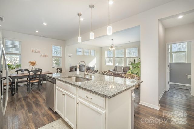 11122 Chalkbark Lane, Charlotte, NC 28262