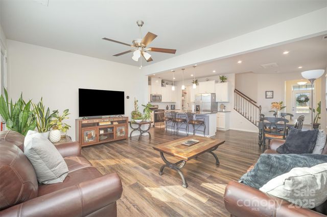 11122 Chalkbark Lane, Charlotte, NC 28262