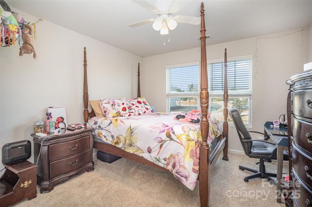 11122 Chalkbark Lane, Charlotte, NC 28262