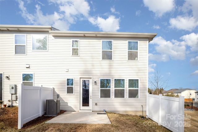 11122 Chalkbark Lane, Charlotte, NC 28262