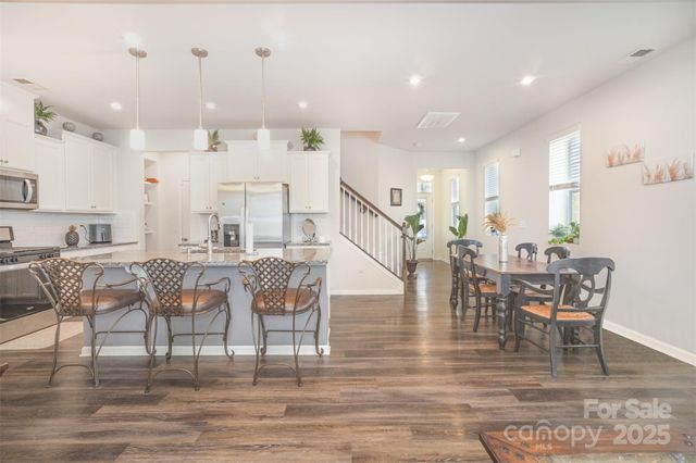 11122 Chalkbark Lane, Charlotte, NC 28262