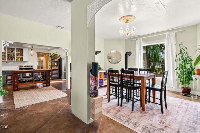 322 N 3rd Street, Central Point, OR 97502