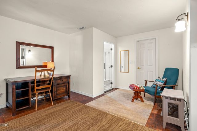 322 N 3rd Street, Central Point, OR 97502