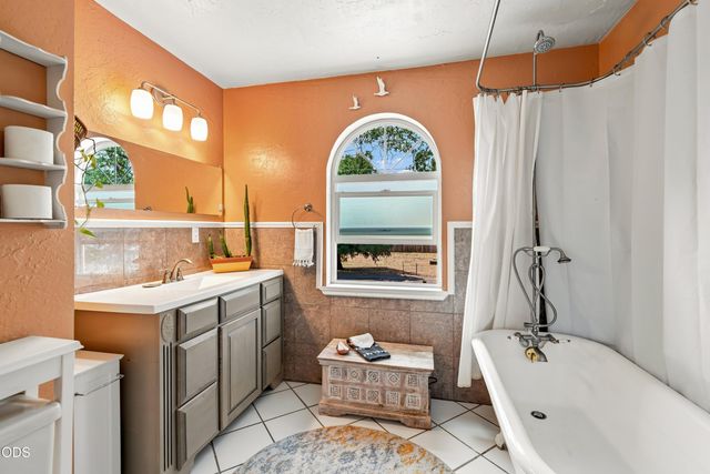 322 N 3rd Street, Central Point, OR 97502