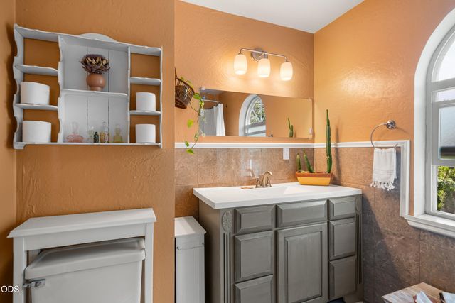 322 N 3rd Street, Central Point, OR 97502