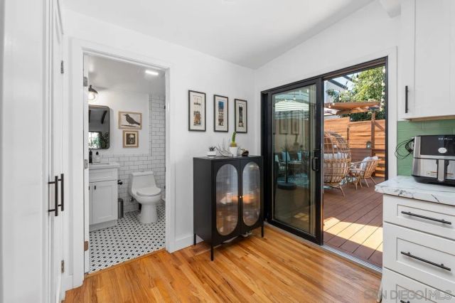 2076 Emerald St, San Diego, CA 92109