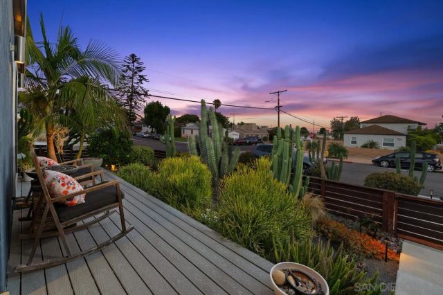 2076 Emerald St, San Diego, CA 92109