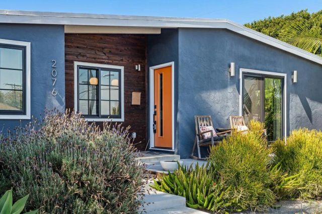 2076 Emerald St, San Diego, CA 92109