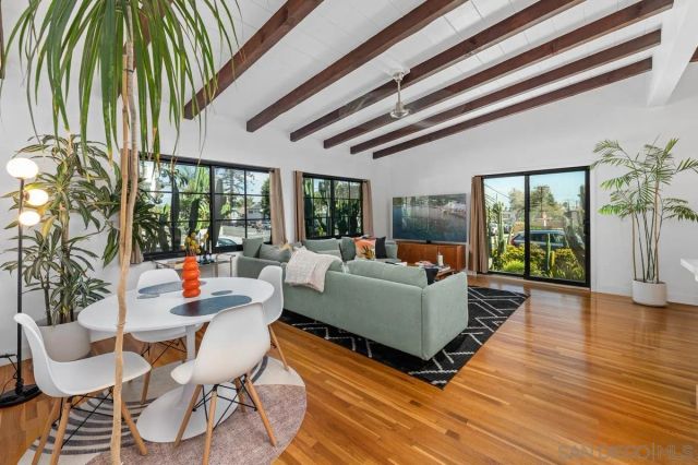 2076 Emerald St, San Diego, CA 92109