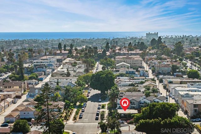 2076 Emerald St, San Diego, CA 92109