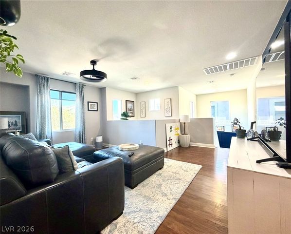 7170 Steubling Glen Street, North Las Vegas, NV 89084