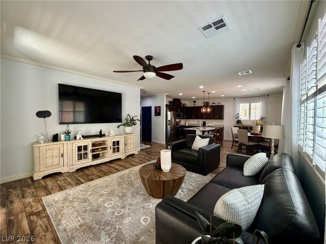 7170 Steubling Glen Street, North Las Vegas, NV 89084