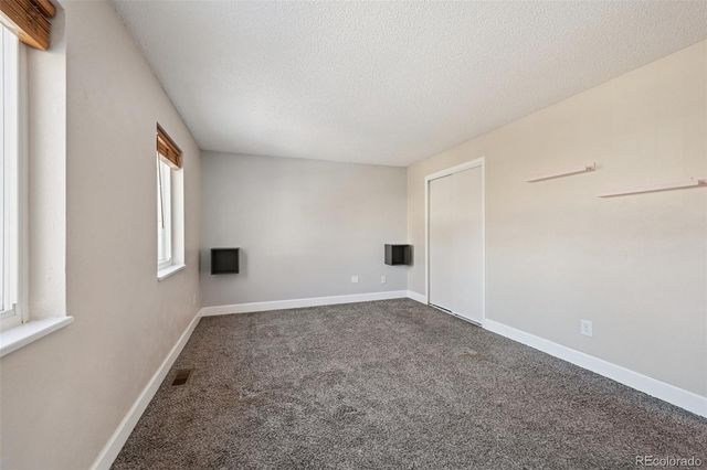 1583 S Dearborn Street, Aurora, CO 80012