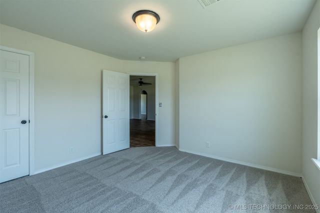 2708 W Fredericksburg Street, Broken Arrow, OK 74011