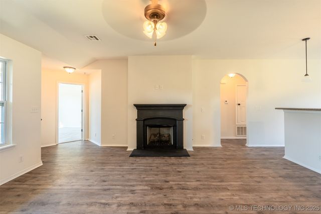 2708 W Fredericksburg Street, Broken Arrow, OK 74011
