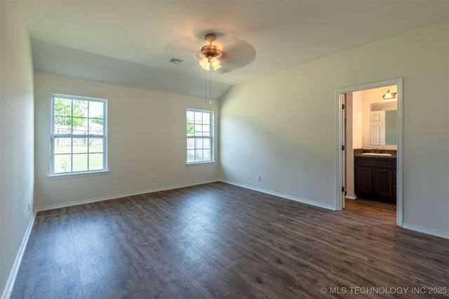 2708 W Fredericksburg Street, Broken Arrow, OK 74011