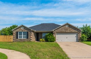2708 W Fredericksburg Street, Broken Arrow, OK 74011