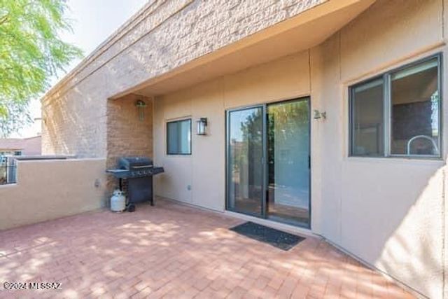 6234 N Calle Retreta Serena, Tucson, AZ 85750