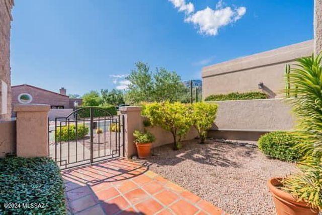 6234 N Calle Retreta Serena, Tucson, AZ 85750