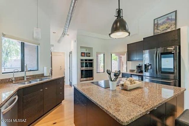 6234 N Calle Retreta Serena, Tucson, AZ 85750